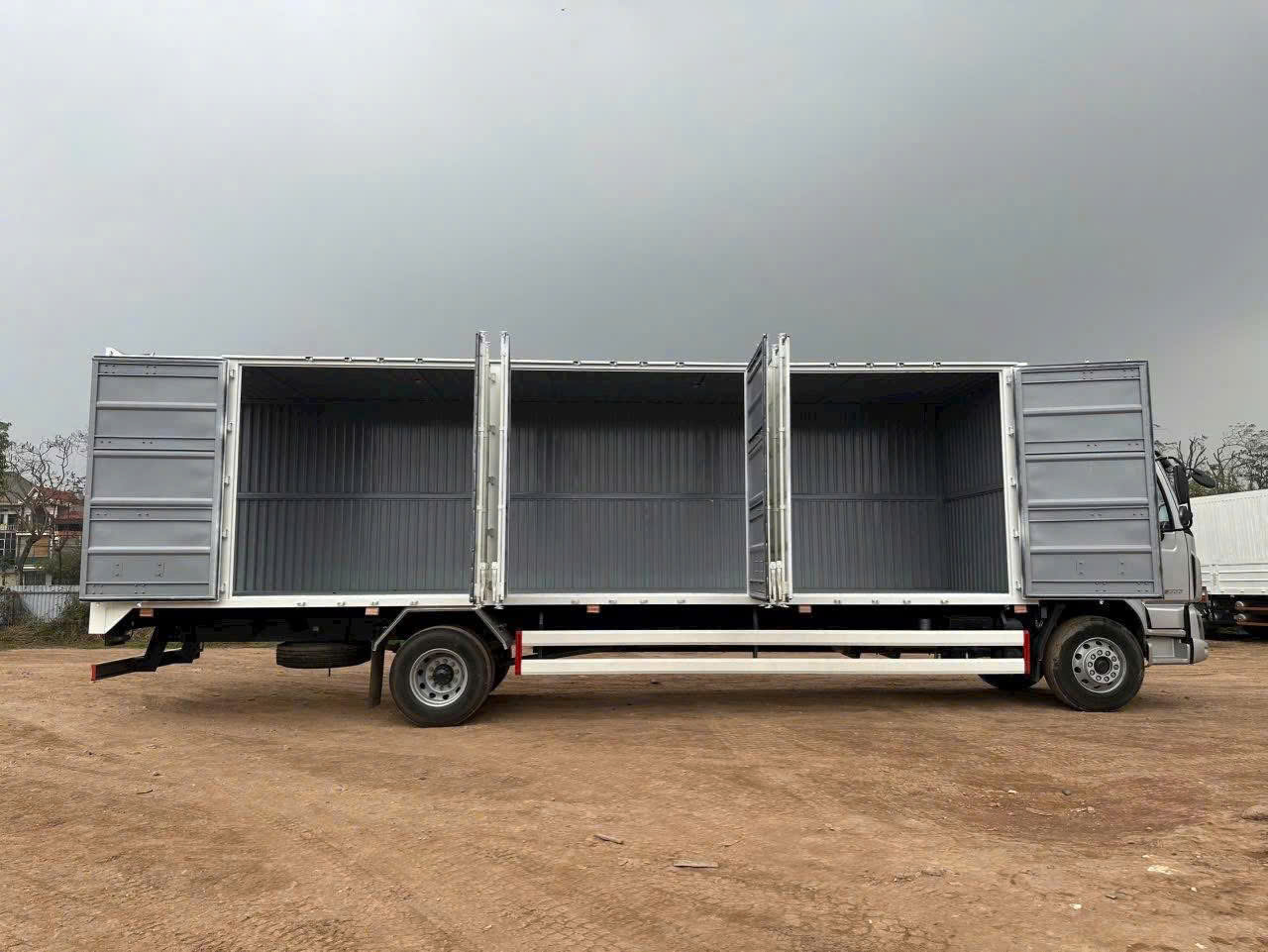 Vận tải Tuấn Tây tăng cường đội xe tải